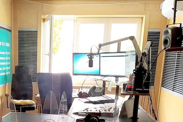 interiér studia rozhlasu